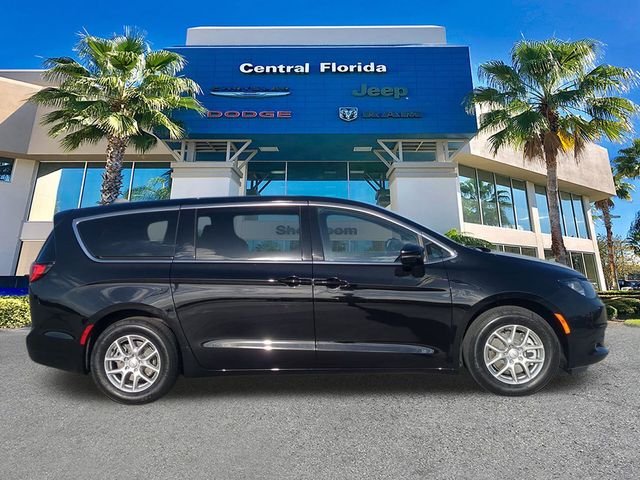 New 2026 Diamond Black Crystal Pearl-Coat Exterior Paint Chrysler LX image 4
