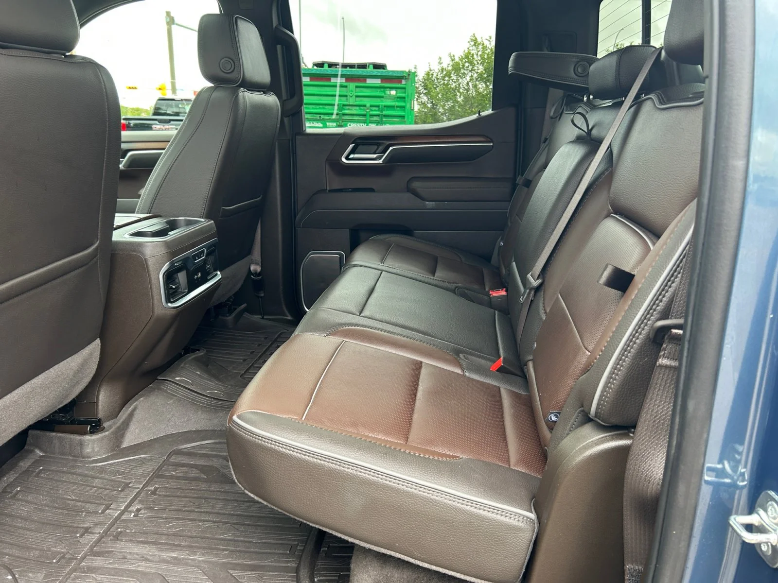 Used 2025 Blue GMC Denali Crew Cab image 19