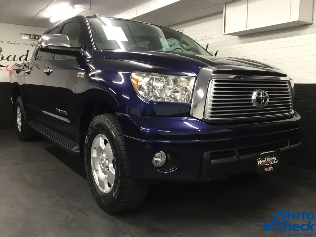 Used 2010 Blue Toyota Limited image 3