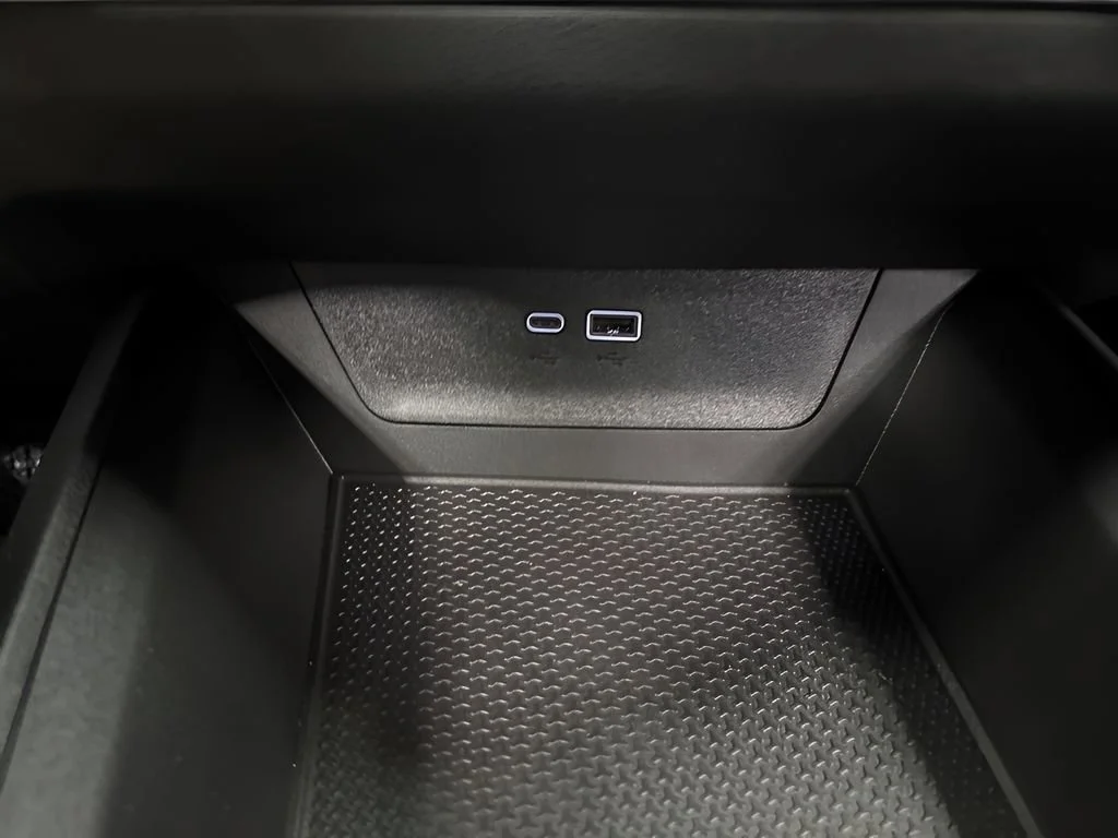 2026 Chevrolet Equinox LT - Photo 13