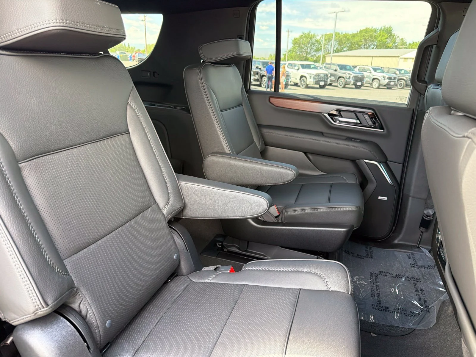 2026 GMC Yukon XL Denali - Photo 33