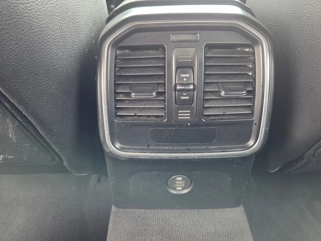 Used 2018 Silver Porsche  image 26
