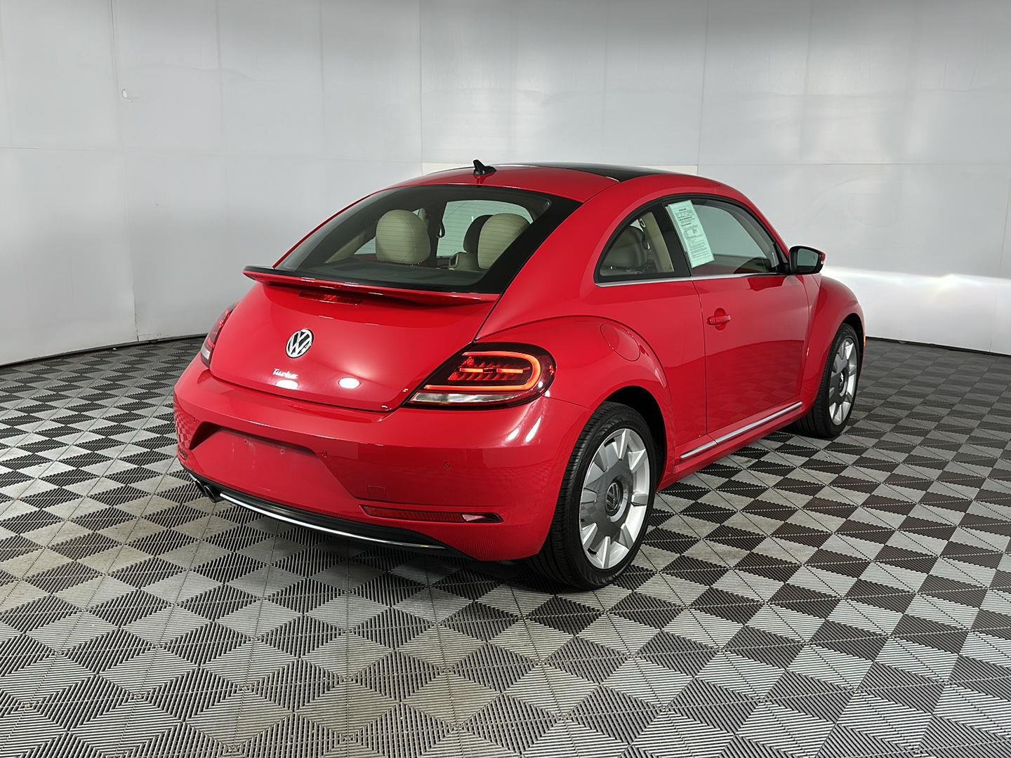 Used 2019 Tornado Red Volkswagen SE image 25