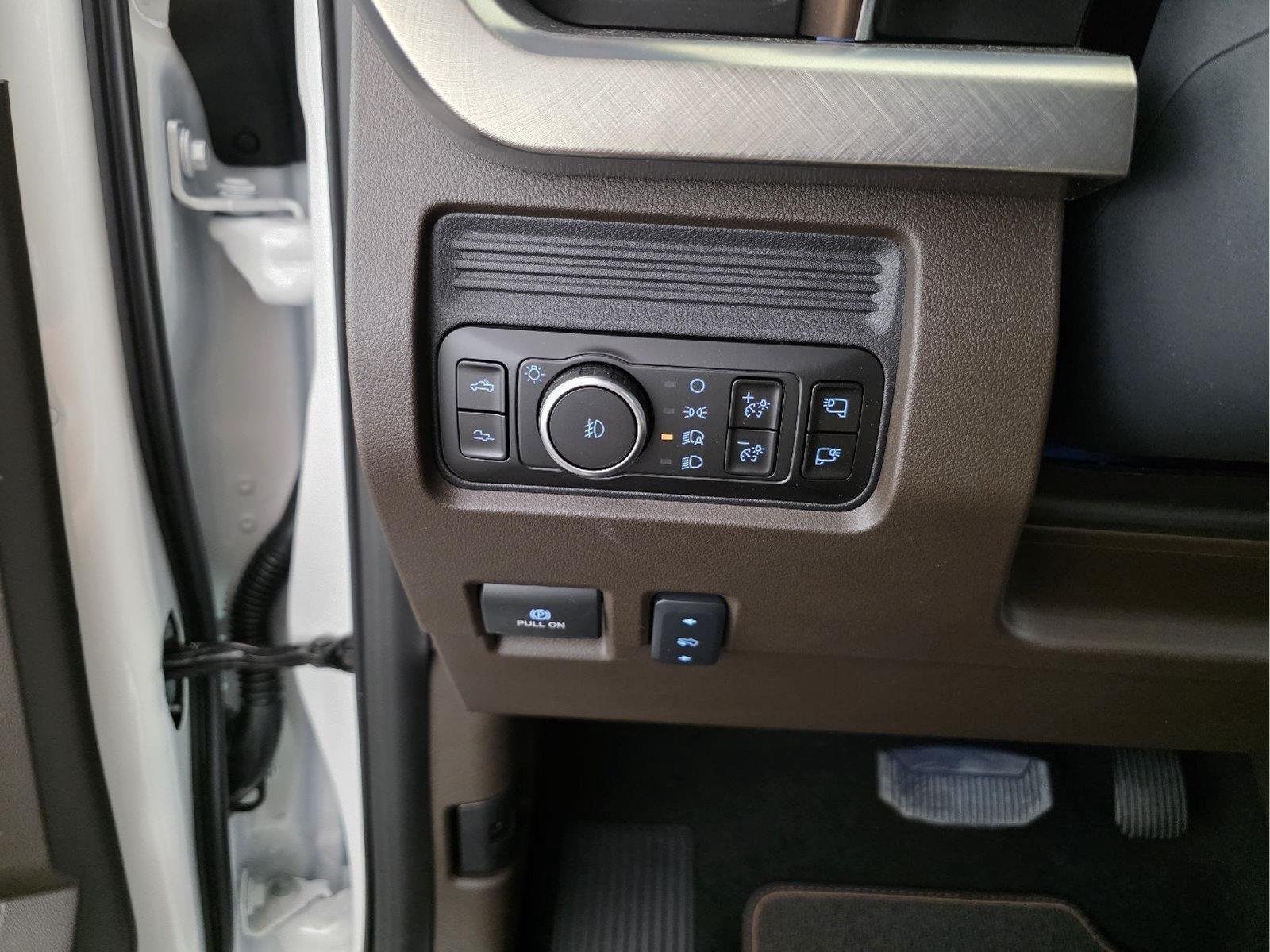 New 2026 Star White Metallic Tri-Coat Ford F-250® King Ranch® image 35