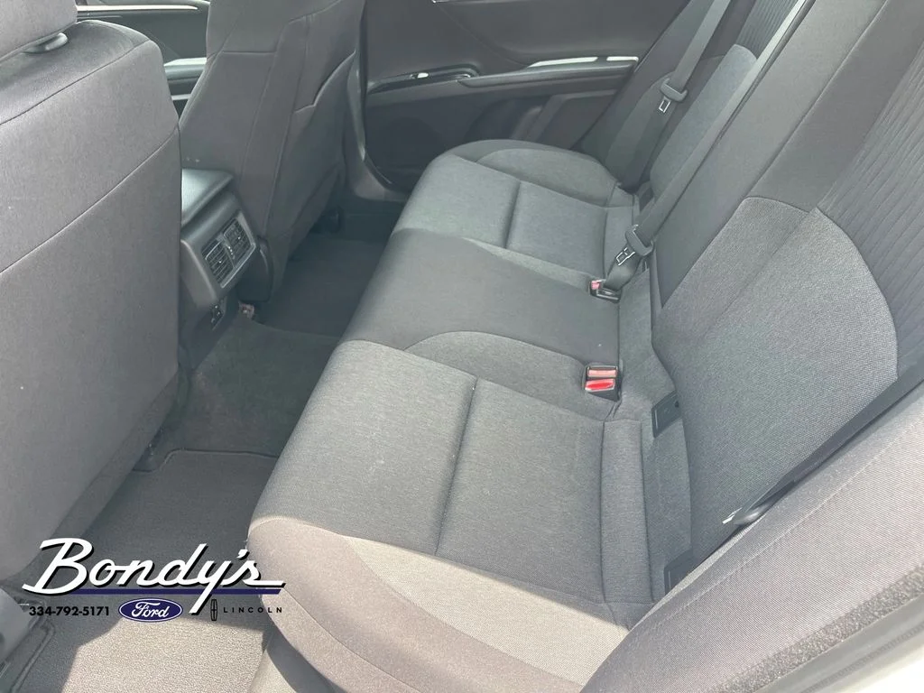 2025 Toyota Camry LE - Photo 11