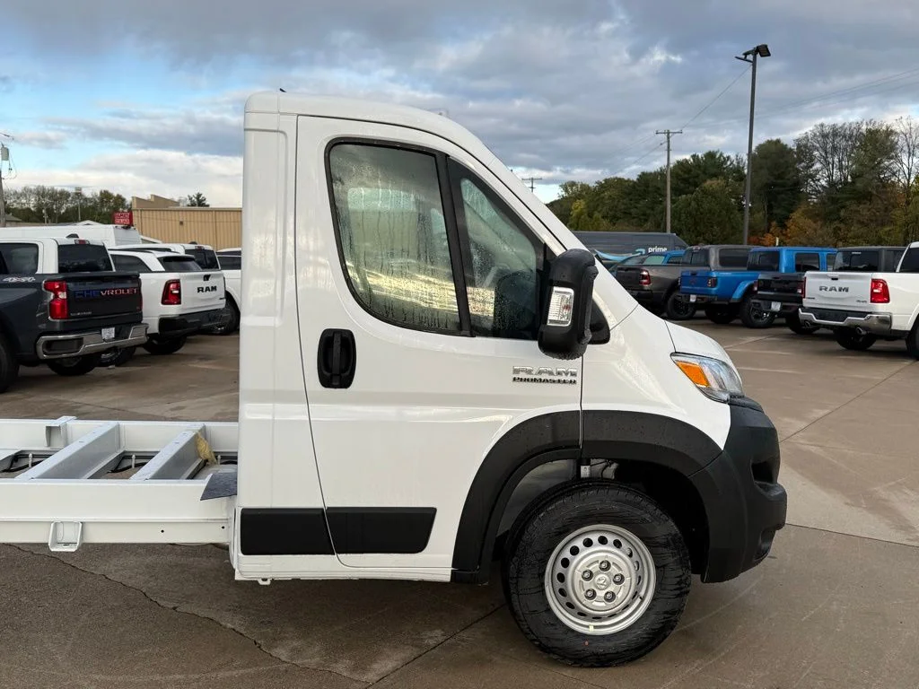 New 2026 Bright White Clear-Coat Exterior Paint RAM Cutaway image 8