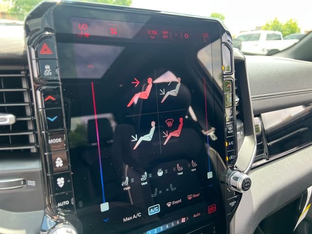 New 2026 Granite Crystal Metallic Clear-Coat Exterior Paint RAM Laramie image 25