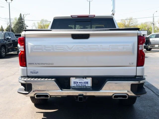 Used 2020 Silver Ice Metallic Chevrolet LT image 8