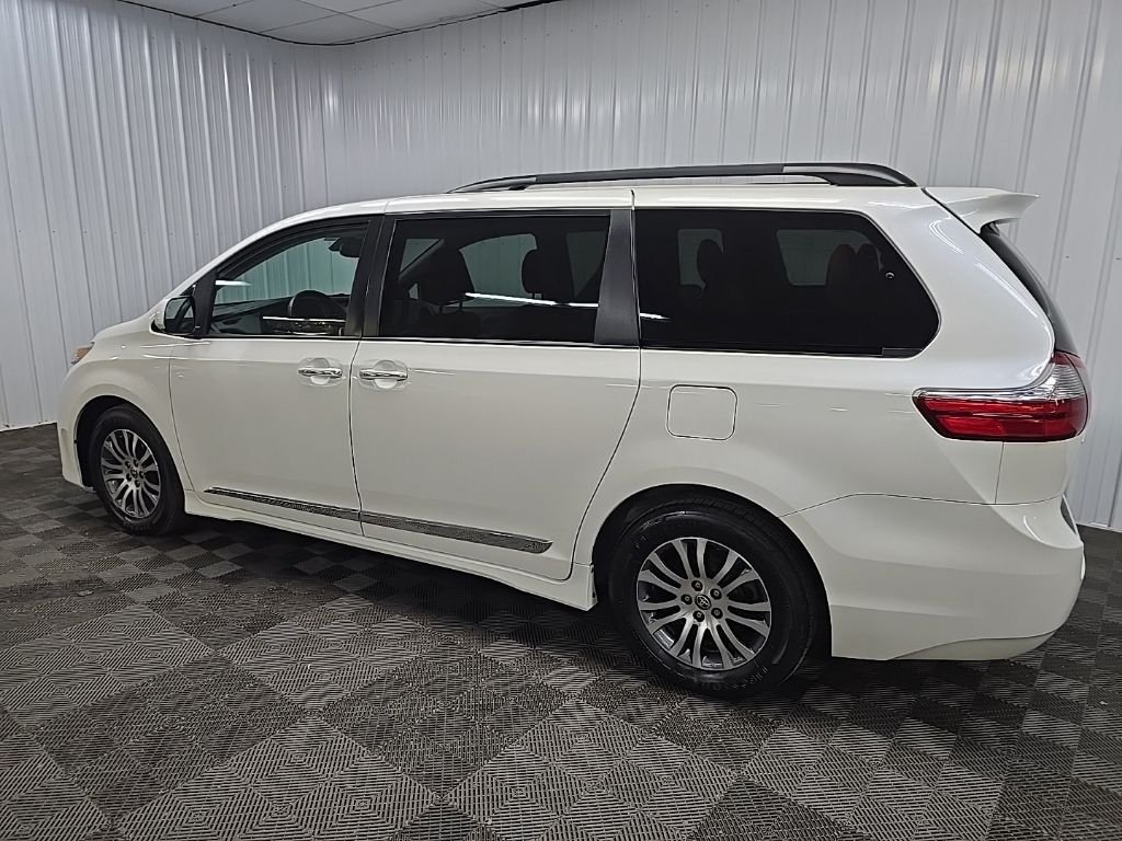 Used 2020 White Toyota XLE image 4