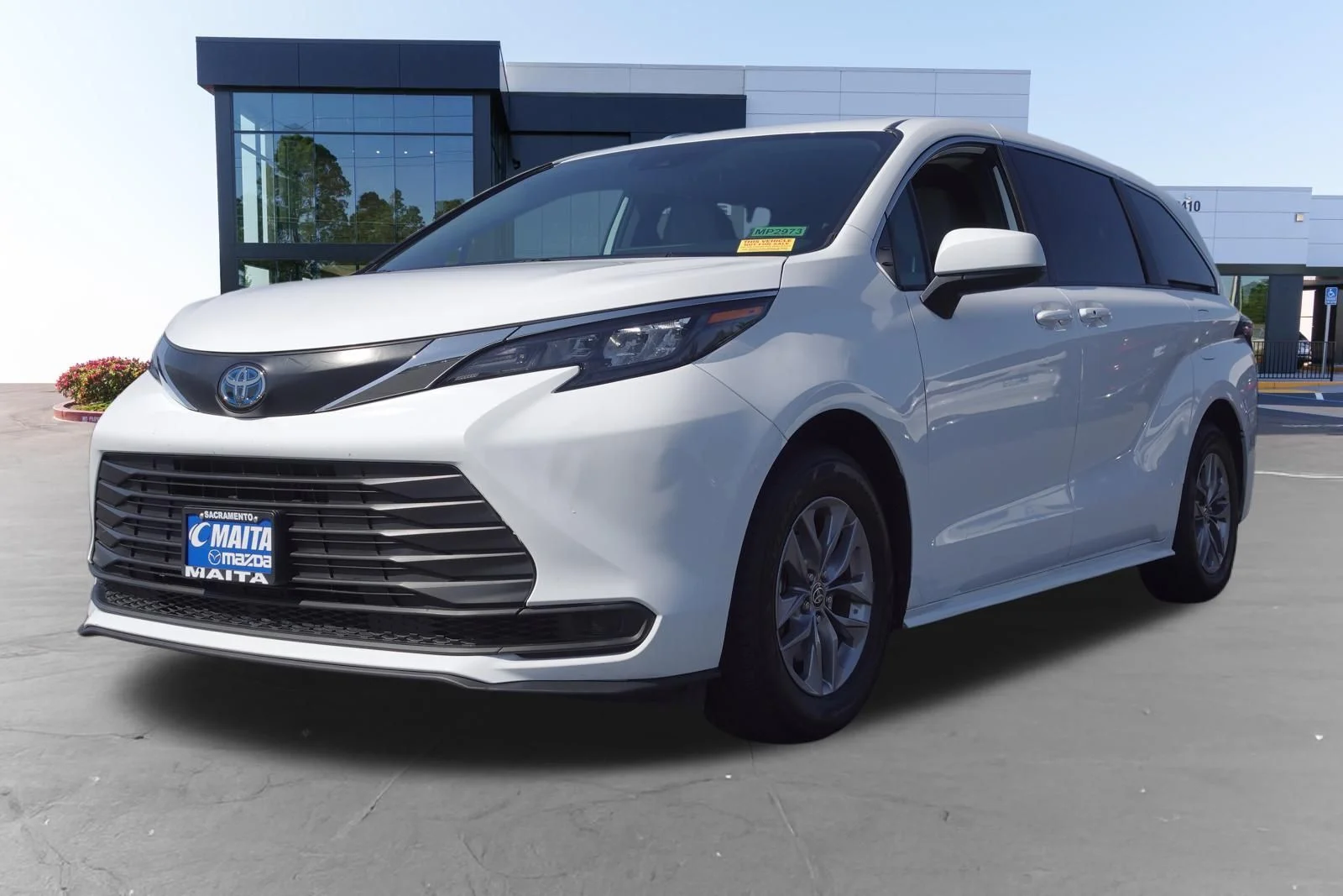 Used 2025 Ice Cap Toyota LE image 7