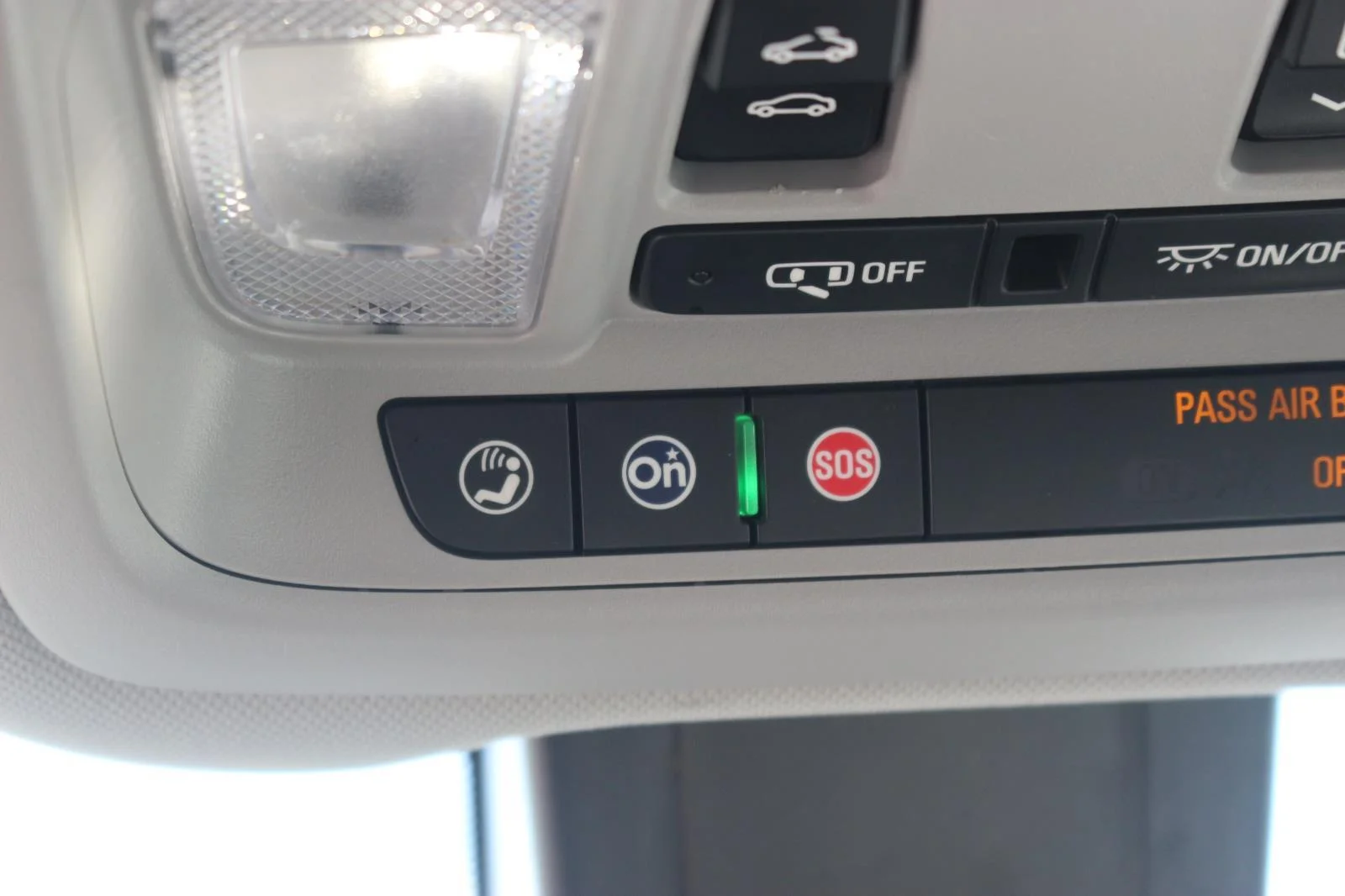 Used 2022 White Frost Tricoat GMC SLT image 34