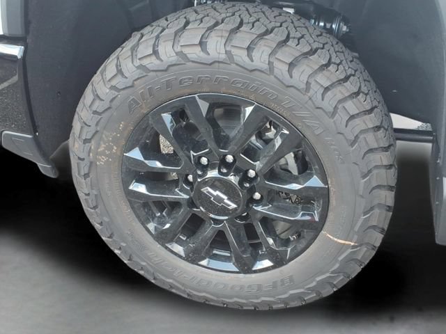 New 2026 Summit White Chevrolet LT image 15