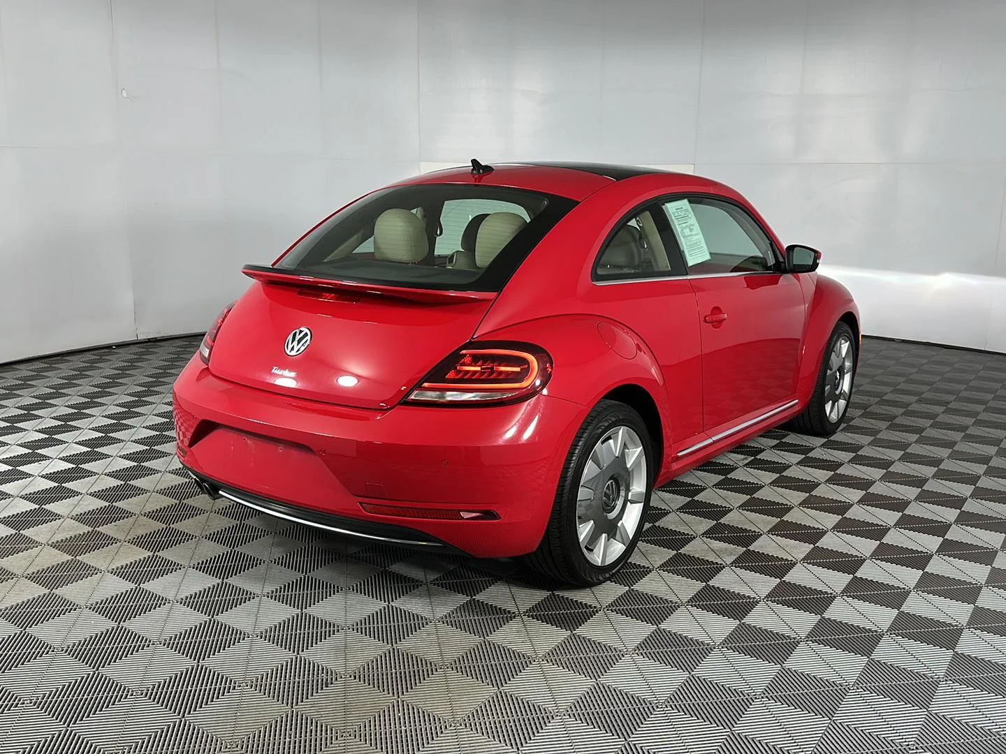 Used 2019 Tornado Red Volkswagen SE image 25