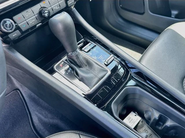New 2026 Fathom Blue Pearl-Coat Exterior Paint Jeep Latitude image 16