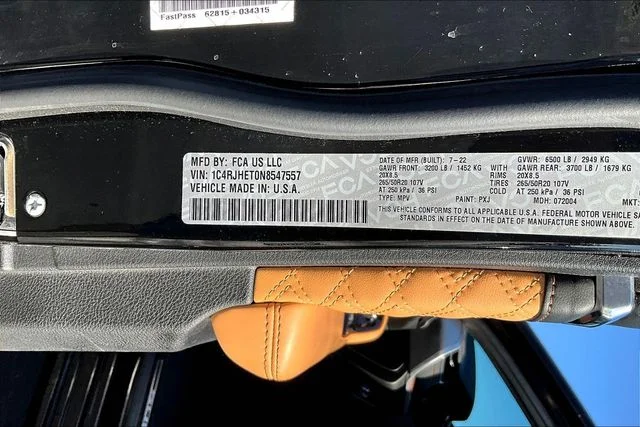 Used 2022 Black Jeep Summit image 18