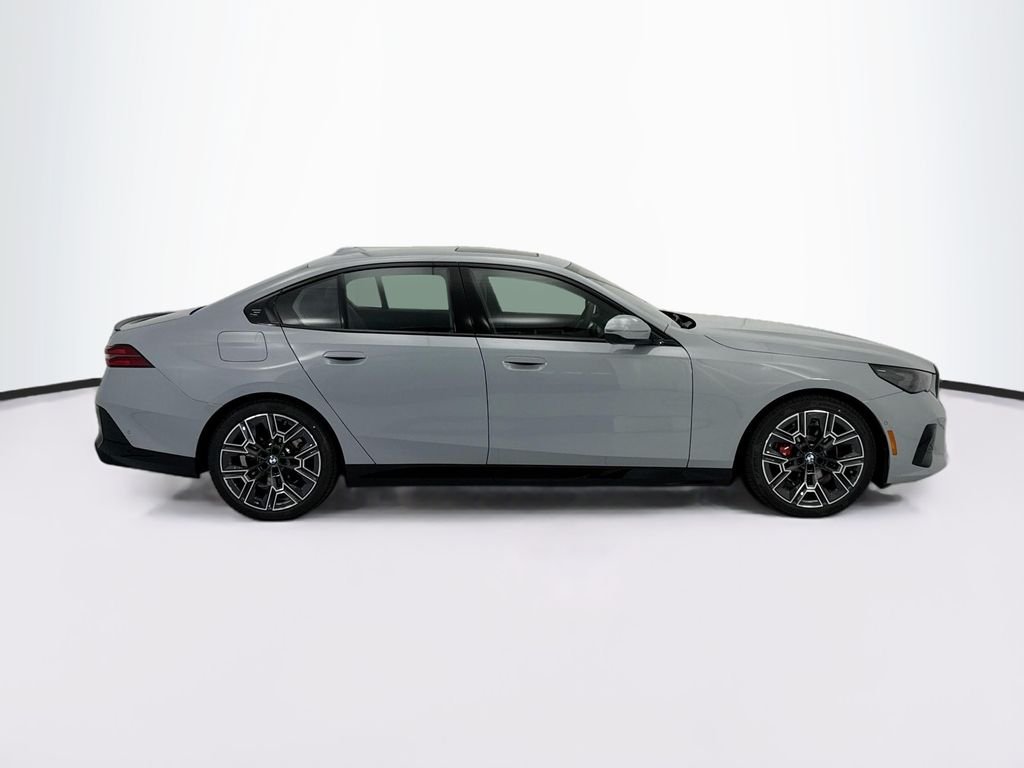 Used 2027 Gray Metallic BMW 530i image 4