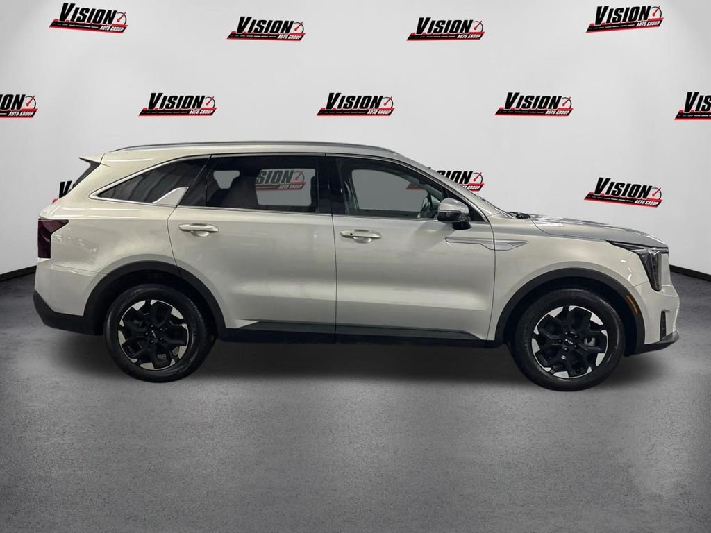 New 2026 Ivory Silver Kia S image 4
