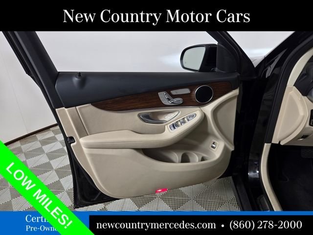 Certified Used 2022 Black Mercedes-Benz GLC 300 image 20