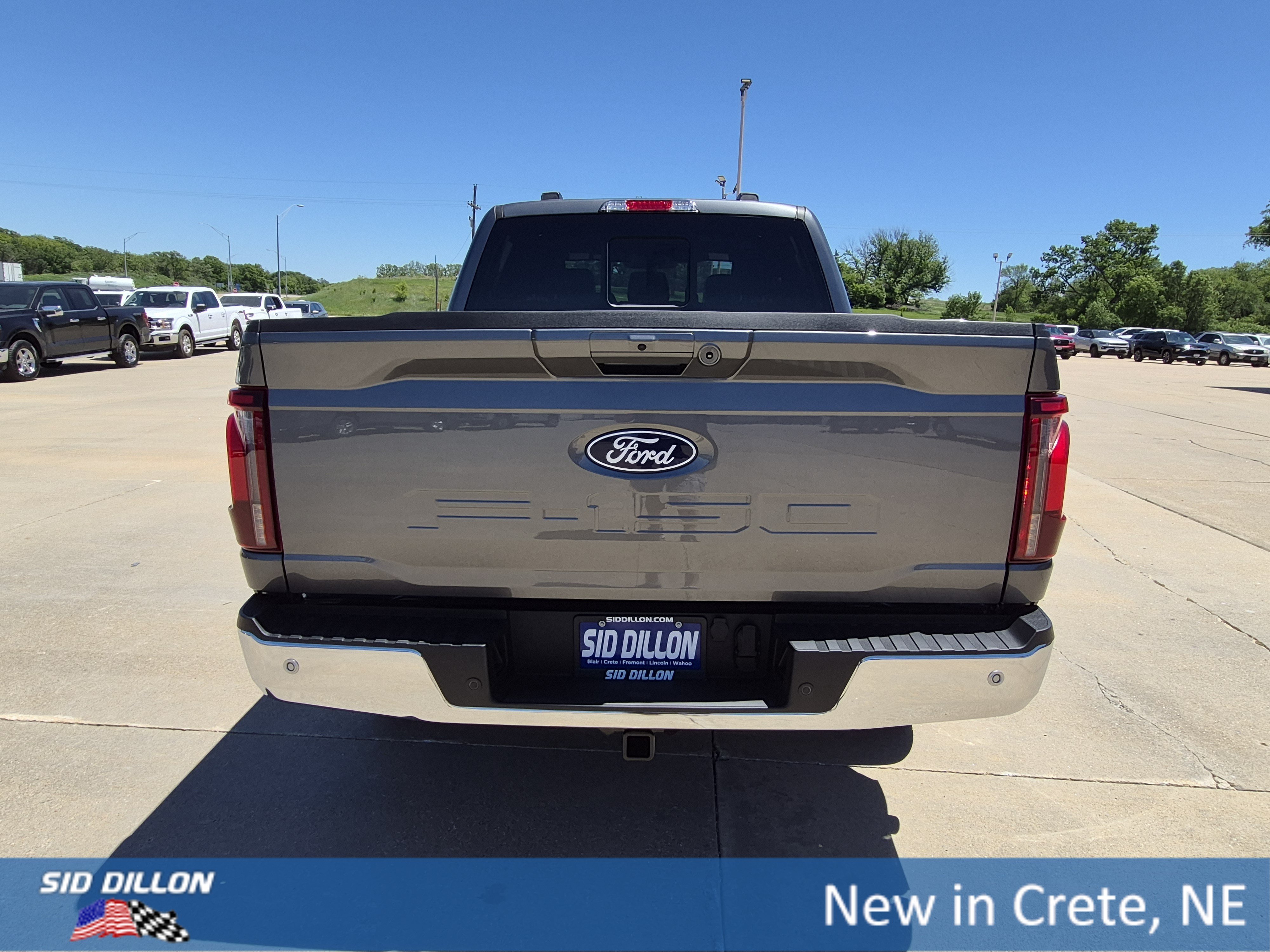 New 2026 Carbonized Gray Metallic Ford LARIAT image 16