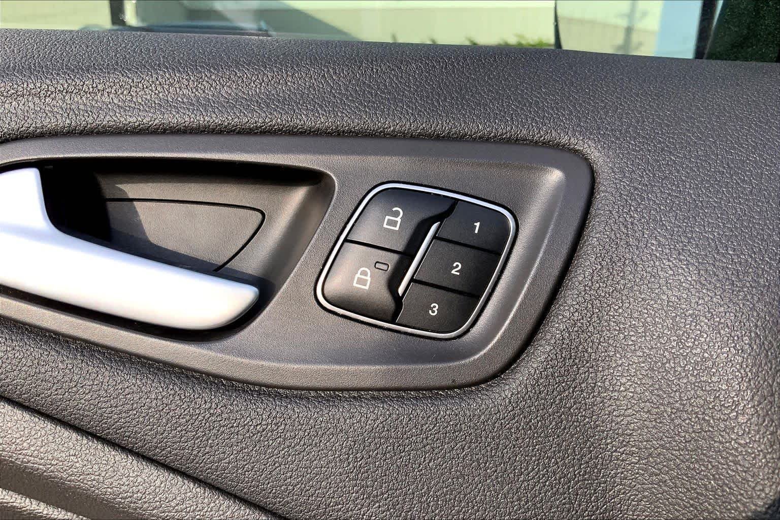 Used 2017 Magnetic Ford Titanium image 32