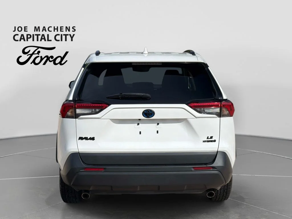 Used 2022 White Toyota LE image 6