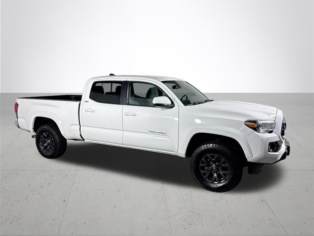 Used 2020 White Toyota SR5 image 4