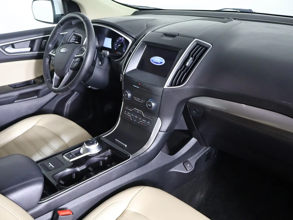 Used 2019 White Ford SEL image 25