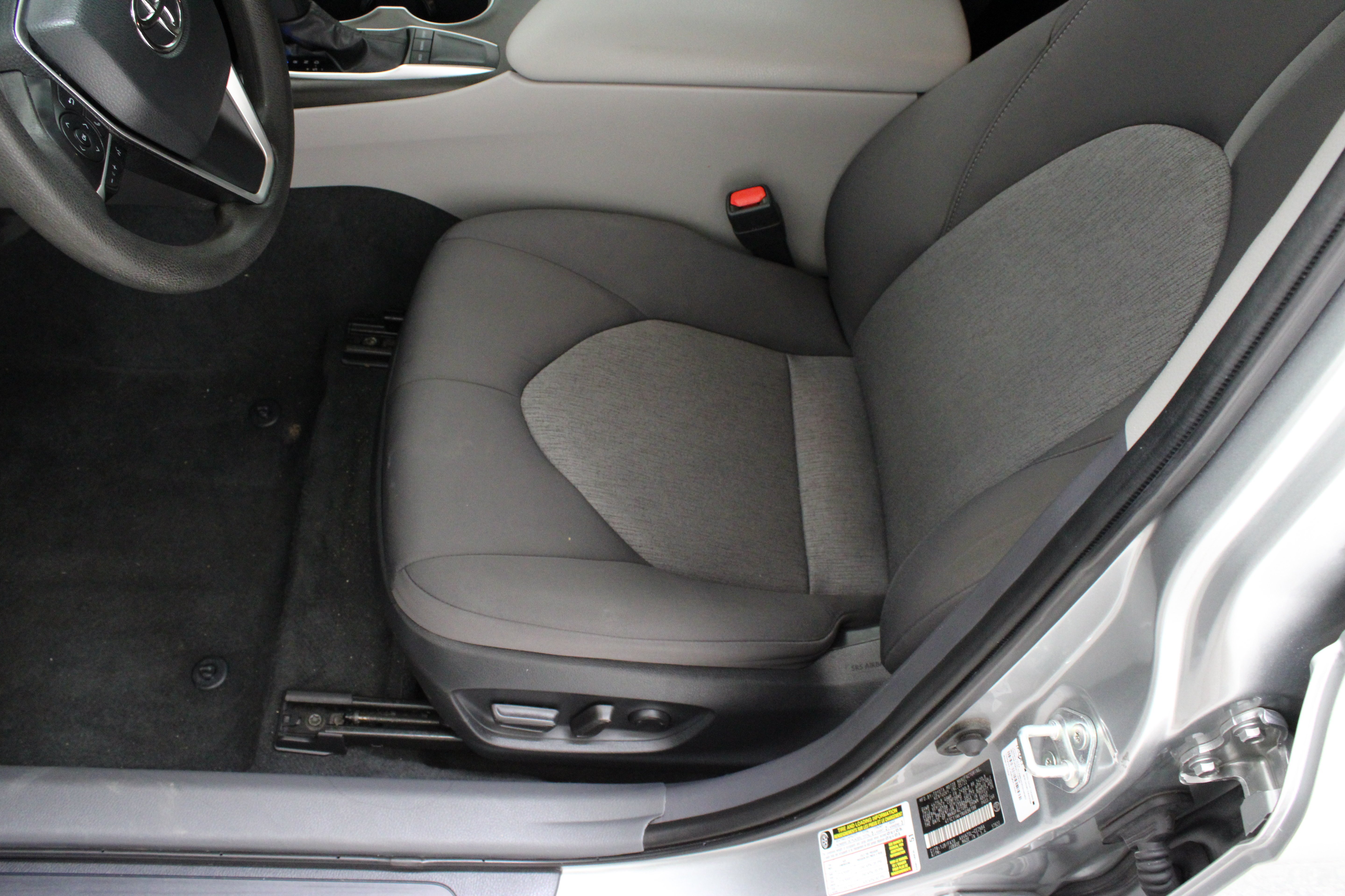 Certified Used 2022 Celestial Silver Metallic Toyota LE 2.5L image 15