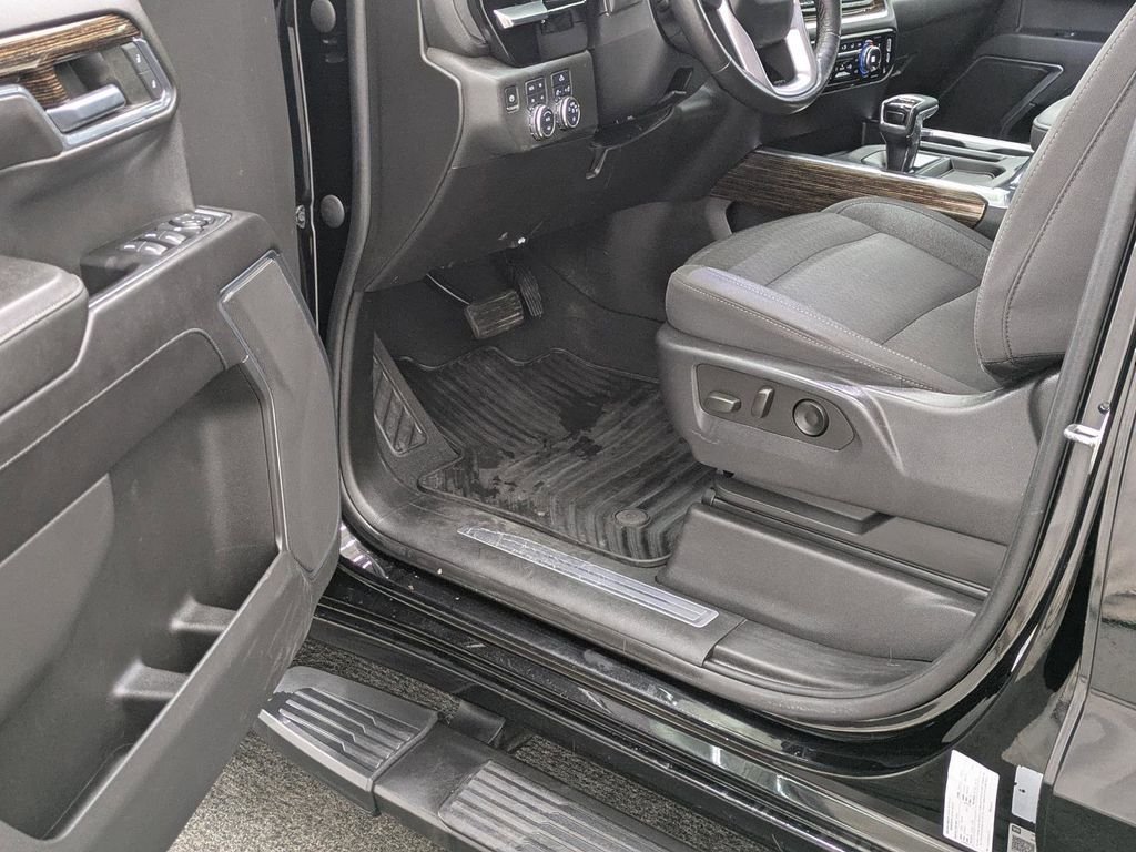 Used 2023 Black GMC Elevation image 28