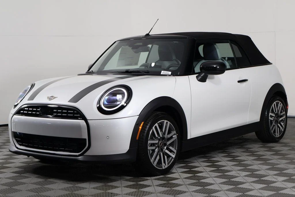 2026 MINI Convertible Cooper Signature's photo
