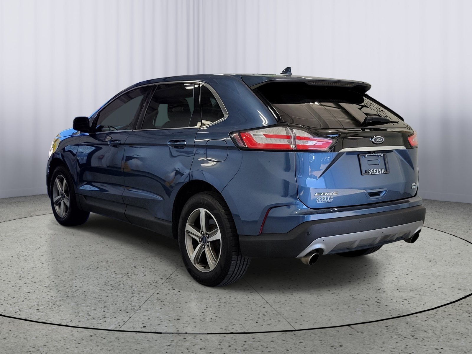 Used 2019 Blue Ford SEL image 3