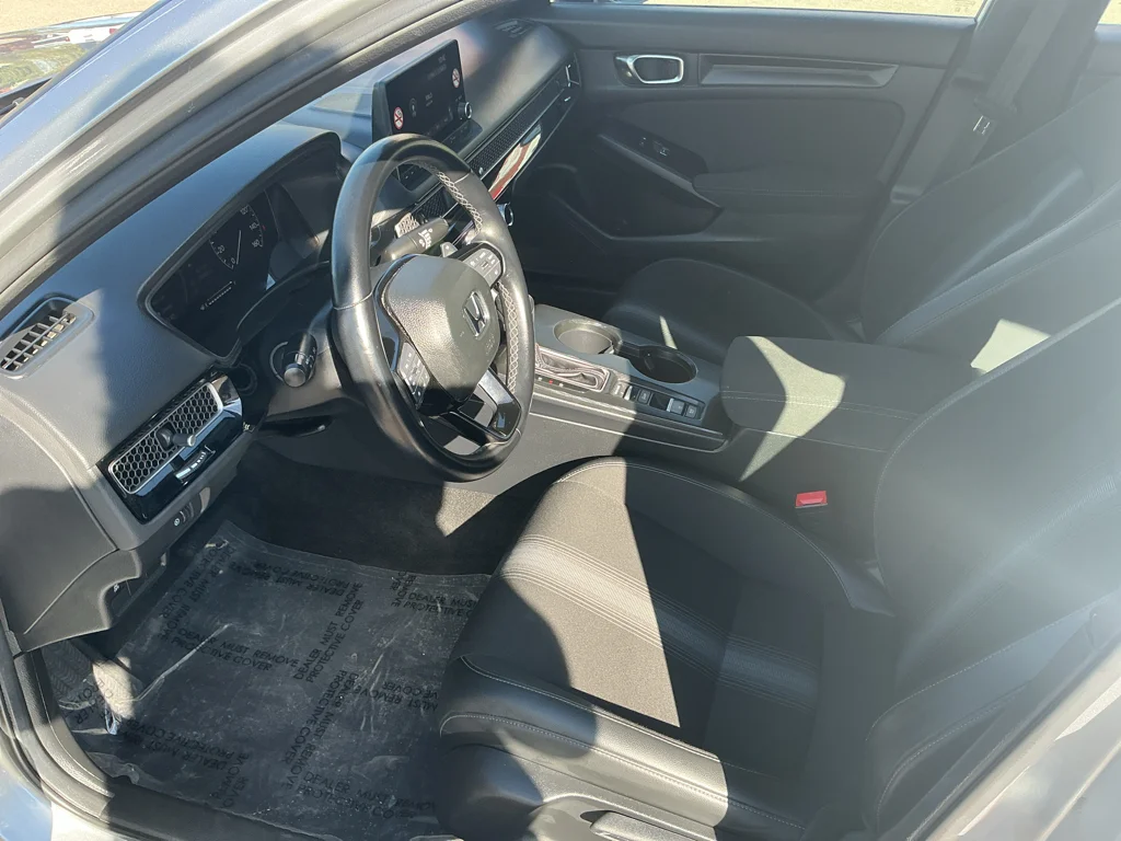 Used 2025 SOLAR SILVER METALLIC Honda Sport image 11