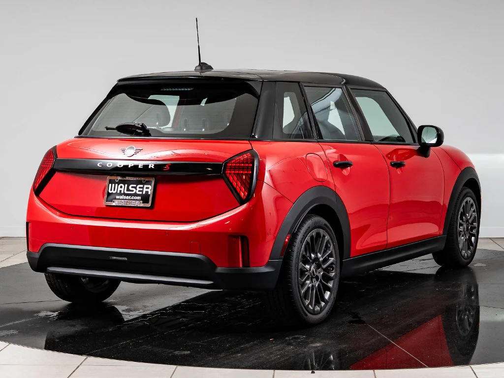 Used 2026 Chili Red Ii MINI Signature image 10