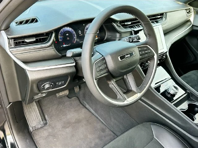 Used 2025 Black Jeep Altitude X image 10