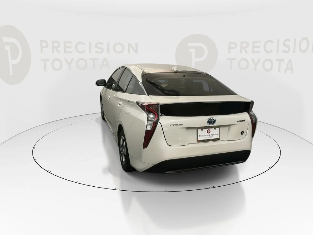 Used 2016 Blizzard Pearl Toyota Three image 16