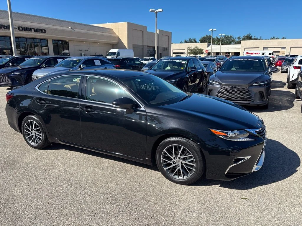 2017 Lexus ES