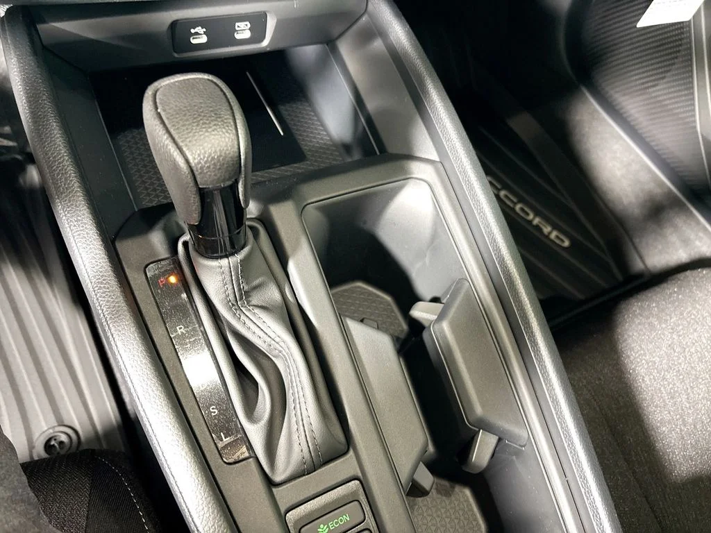 New 2026 Meteorite Gray Metallic Honda SE image 17
