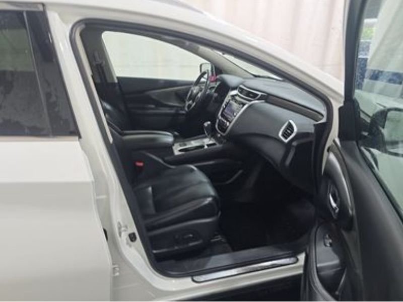 Used 2018 Pearl White Nissan SL image 6