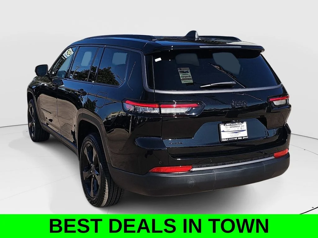 New 2026 Diamond Black Crystal Pearlcoat Jeep Limited image 5