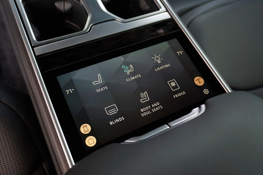 New 2026 Obsidian Black in Gloss Finish Land Rover SV image 41