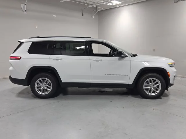 New 2026 Bright White Clear-Coat Exterior Paint Jeep Laredo X image 16