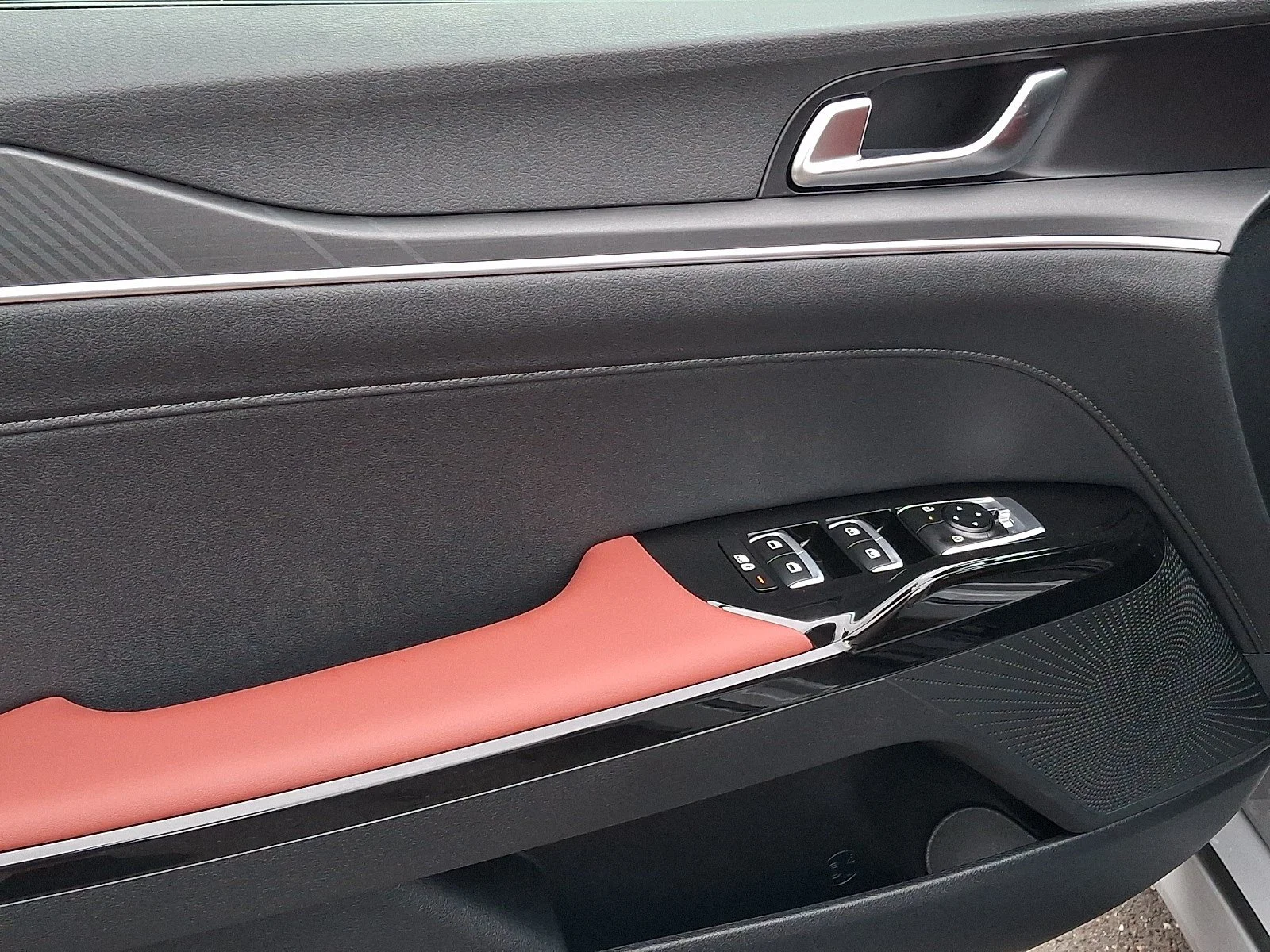 New 2026 Wolf Gray Kia GT-Line AWD image 5