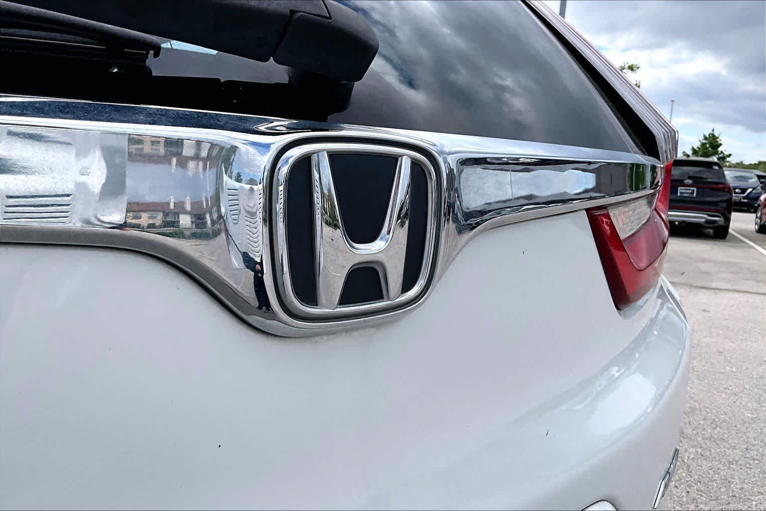 Used 2019 Platinum White Pearl Honda EX-L image 31
