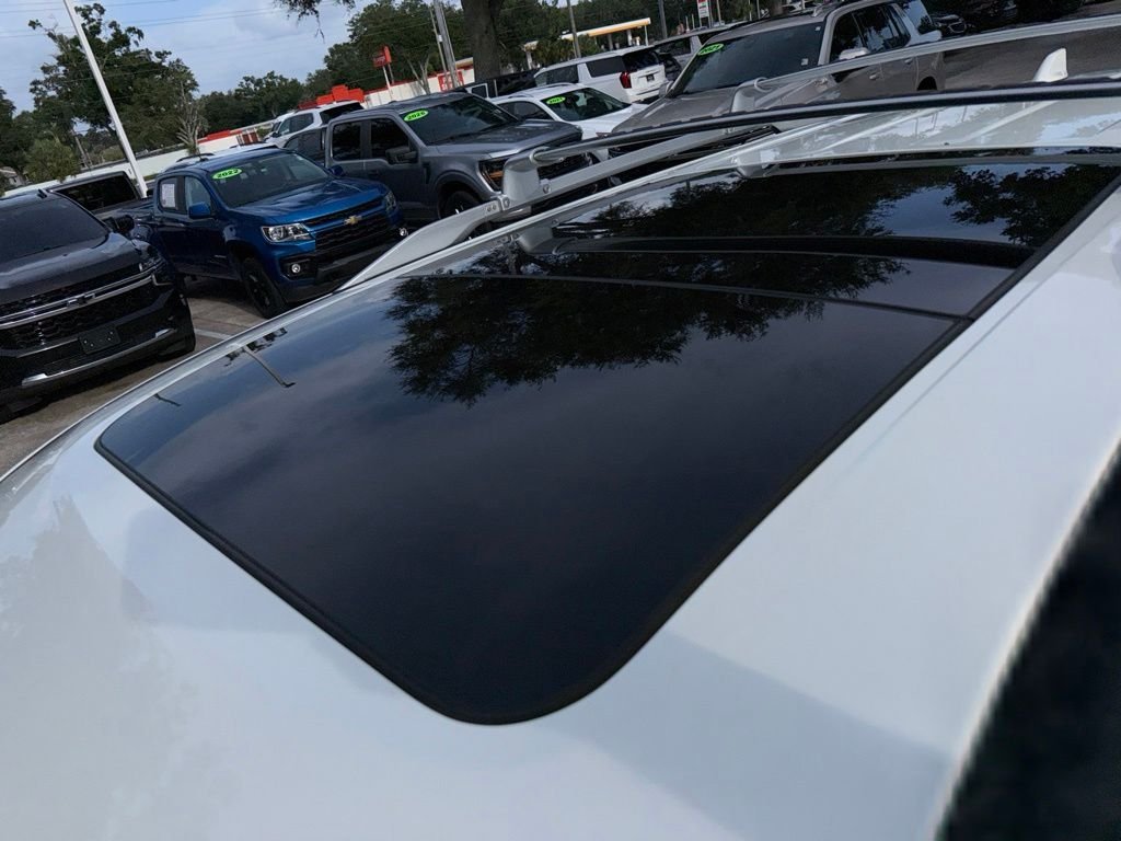 Used 2023 White Nissan SL image 13