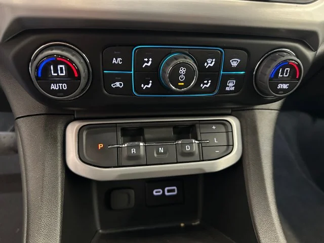 Used 2023 White GMC SLE image 33