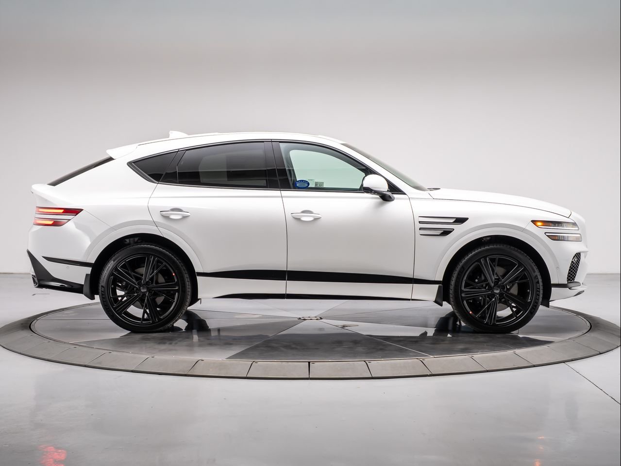 New 2026 Uyuni White Genesis 3.5T E-SC MHEV PRESTIGE BLACK image 6