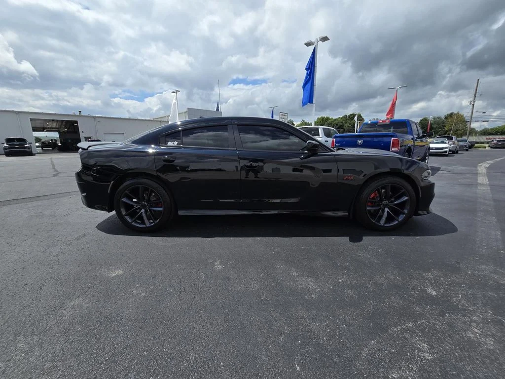 Used 2022 Pitch Black Clearcoat Dodge R/T image 8