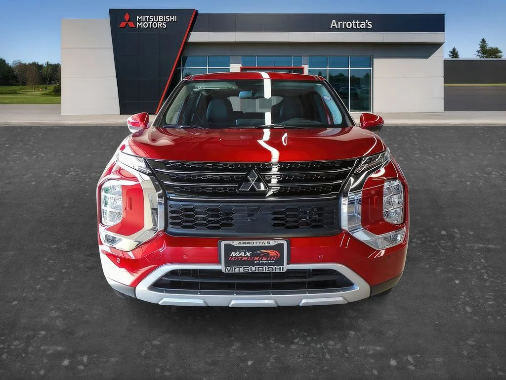 New 2025 Red Diamond Mitsubishi SE image 2