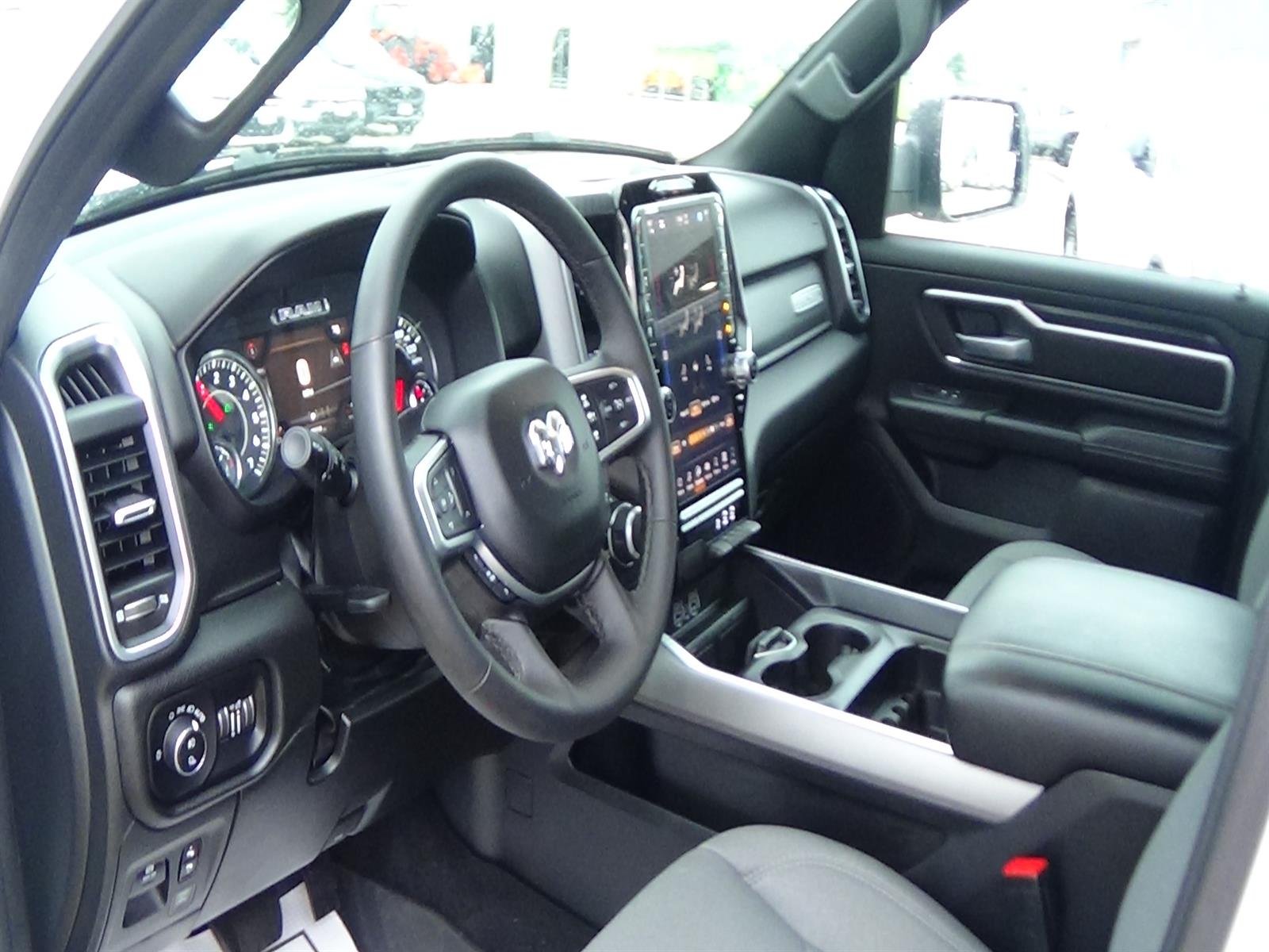 Used 2025 Bright White Clear Coat (pw7) RAM Big Horn image 20
