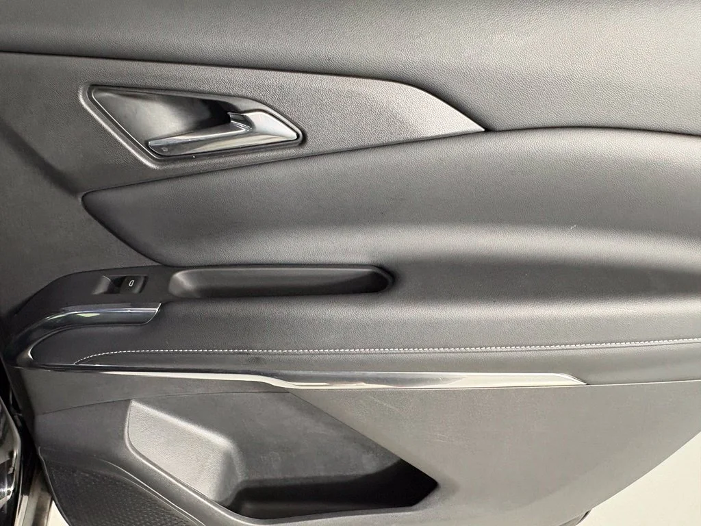 Used 2025 Black Chevrolet LT image 15